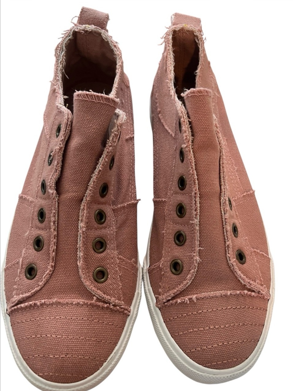 Yoki Distressed Slip-On Canvas Sneakers in Dusty Pink